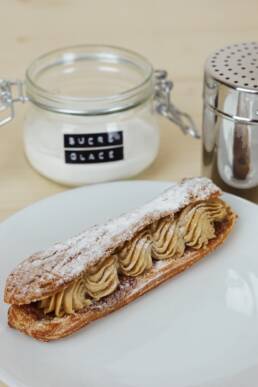 Sucre glace maison sur un éclair